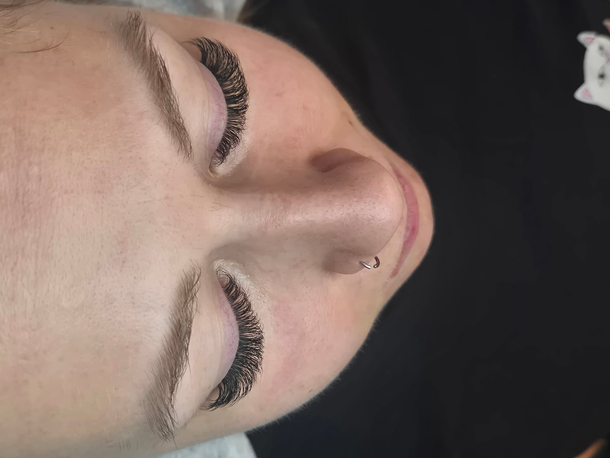 Willkommen Barbara - Unsere neue Wimpernspezialistin - Bild 2